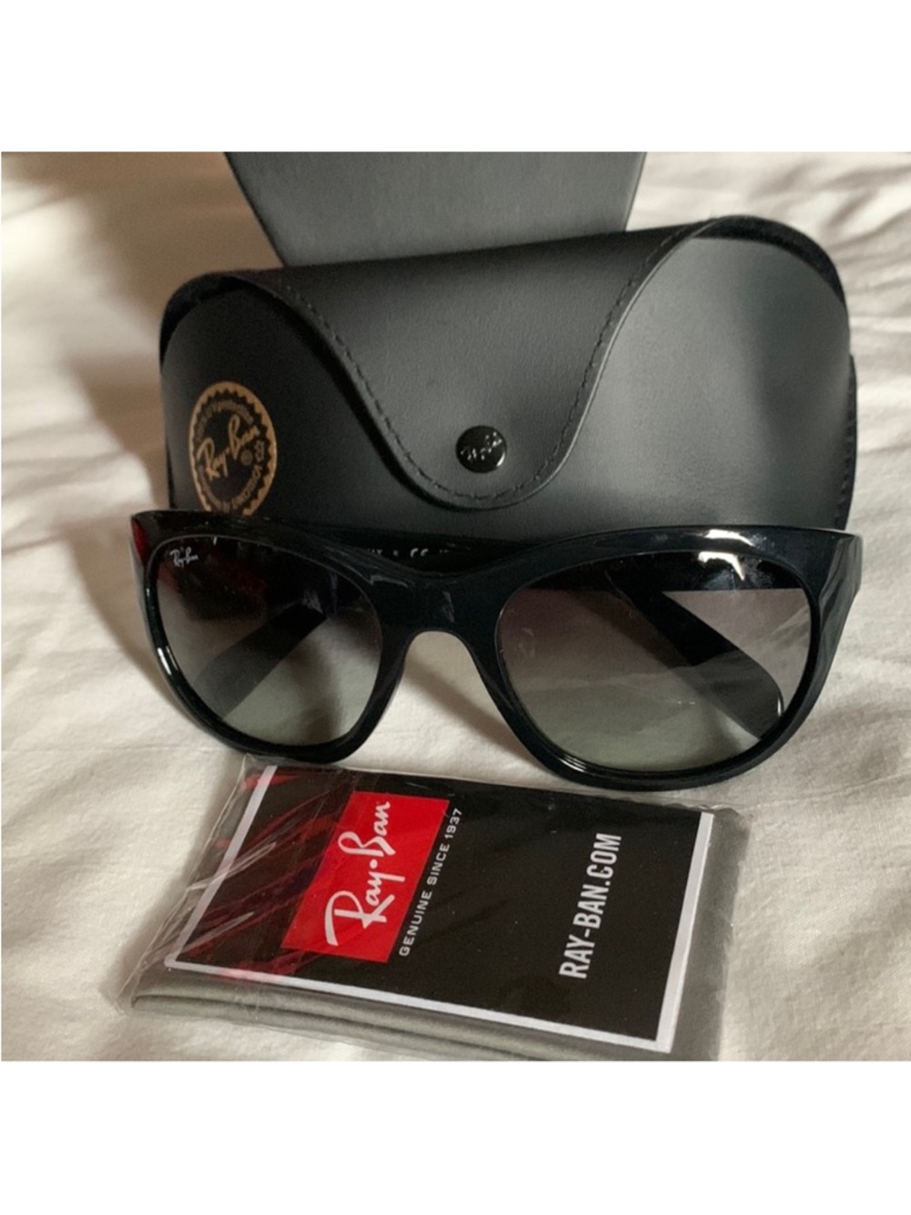 {NWT} RAY-BAN sunglasses